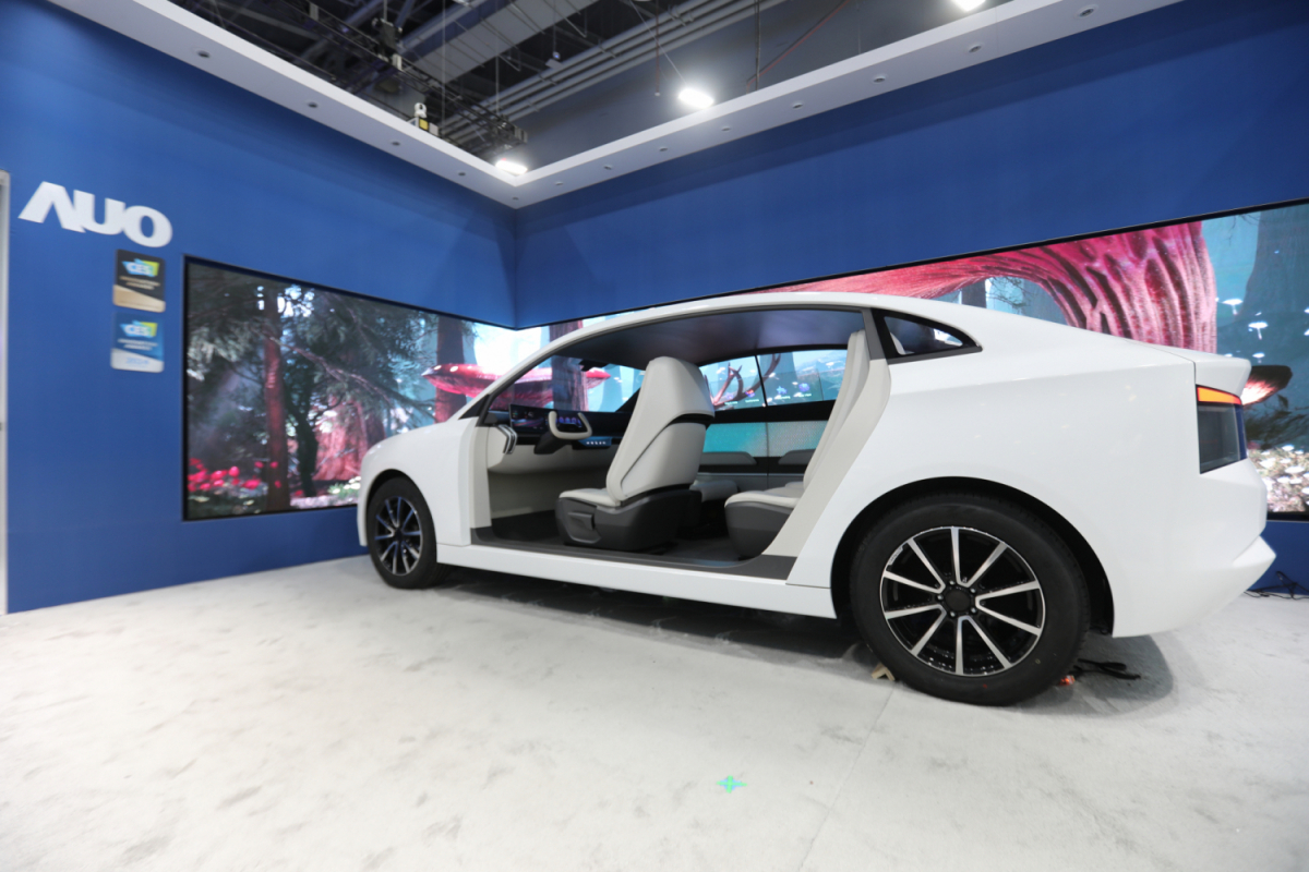 MK体育发表全新Smart Cockpit 2024，大秀显示应用成果、及释放Micro LED终极显示技术量能的全新智慧座舱，以营造突破性、沉浸式的视觉体验，重新定义智慧座舱，满足驾乘人员的全方位感受。