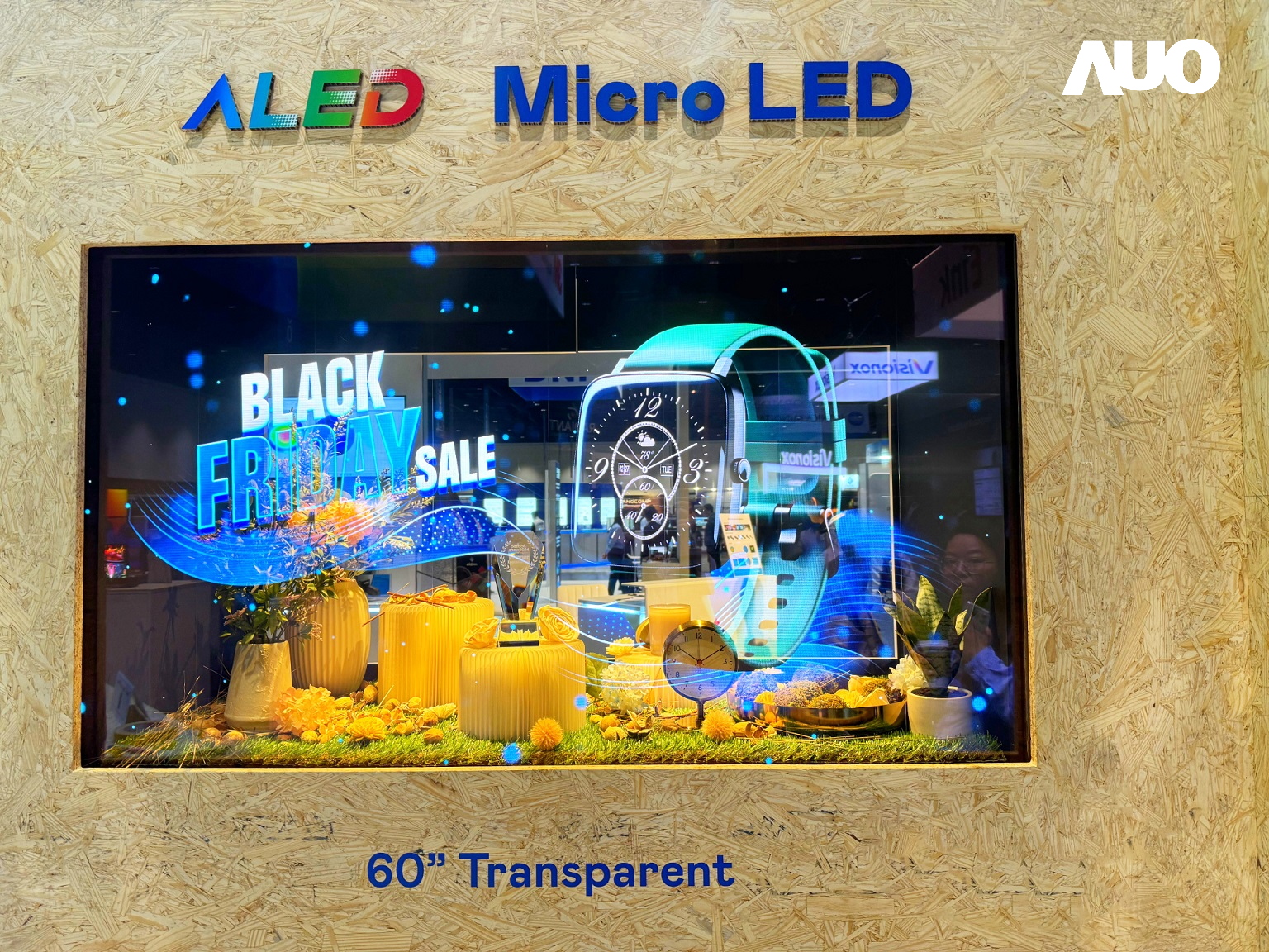 友達領先業界打造「60吋高透明度Micro LED顯示器」，具高穿透率、低繞射、高亮度、無縫拼接等優勢，展現如家庭玄關窗屏、商品展示櫥窗，或觀光運具的導覽窗屏之應用潛力，獲台灣精品標誌